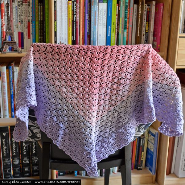 Crochet Shawl with Cloister Shell for My Mom. Crochet by #SuzyDias