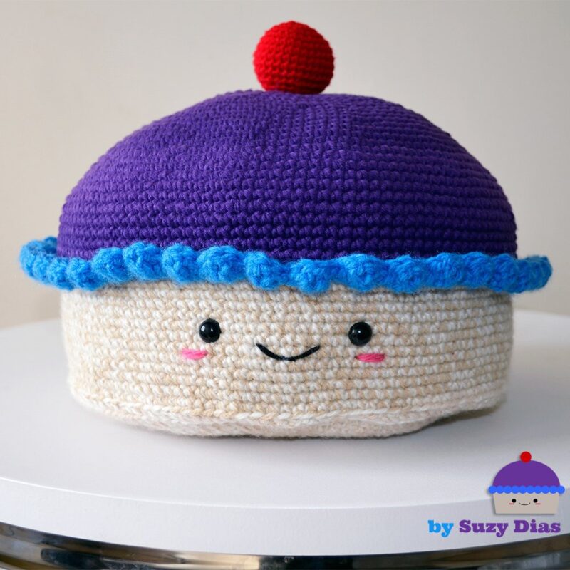 Crochet Cupcake Giant Kawaii Pillow FREE PATTERN by Suzy Dias